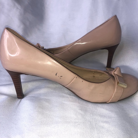 Tommy Hilfiger Bow tie pump with wooden heel size 9.5 - Picture 4 of 7